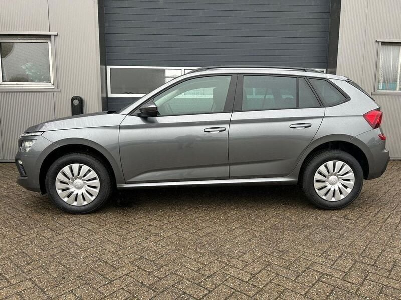 Grau Neu 2025 Skoda Kamiq Selection SUV | 27.560 € (Fairer Preis) - Bild 1/4