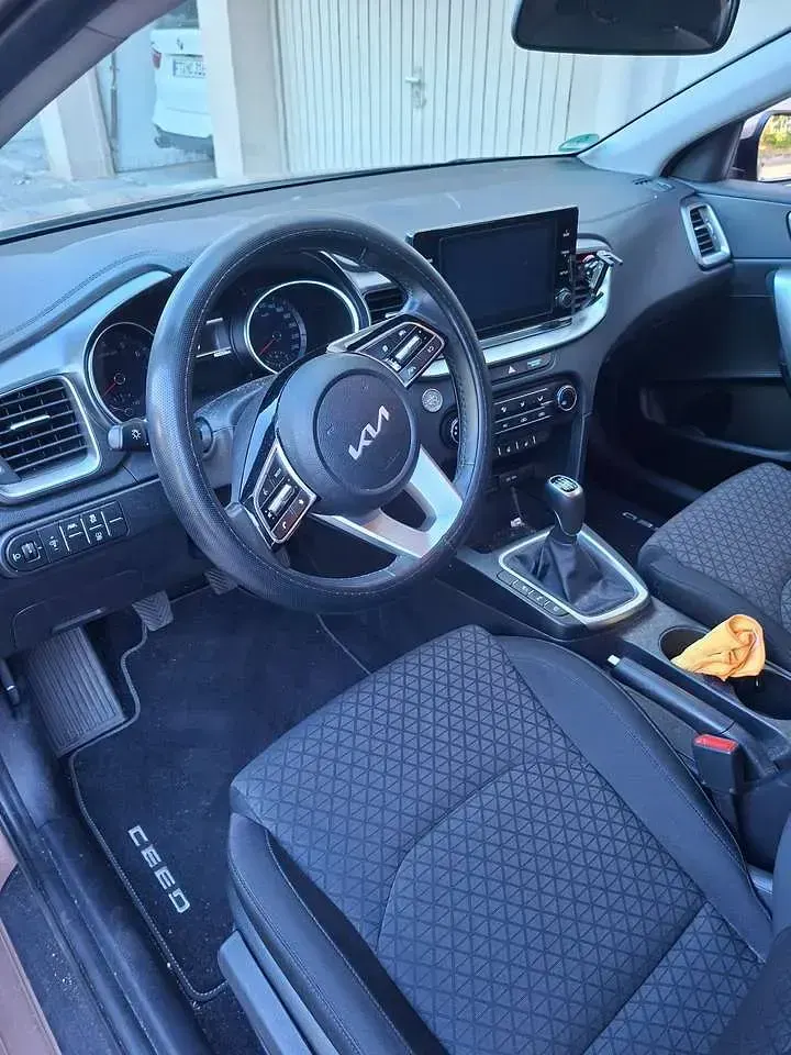 Gebraucht Kia Ceed Edition 7 101 PS (74 kW) 2022 Bronze Kleinwagen