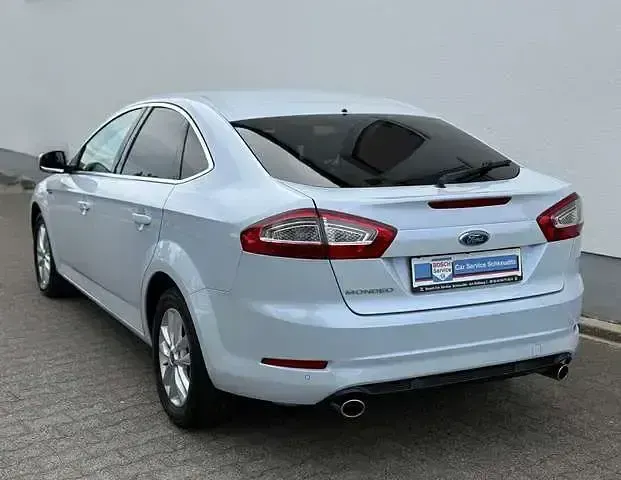 Gebraucht Ford Mondeo Titanium 203 PS (149 kW) 2013 Electricweiß metallic Limousine