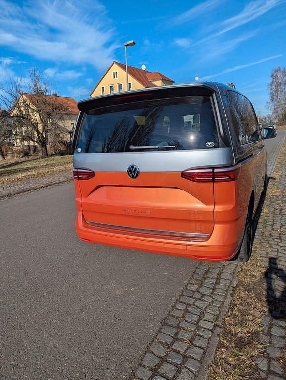 Gebraucht VW Multivan Life 204 PS (150 kW) 2025 Orange Van