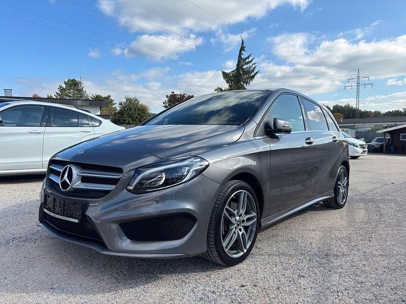 Grau Gebraucht 2018 Mercedes B180 AMG line Van / Kleinbus | 16.490 € (Fairer Preis) - Bild 1/4