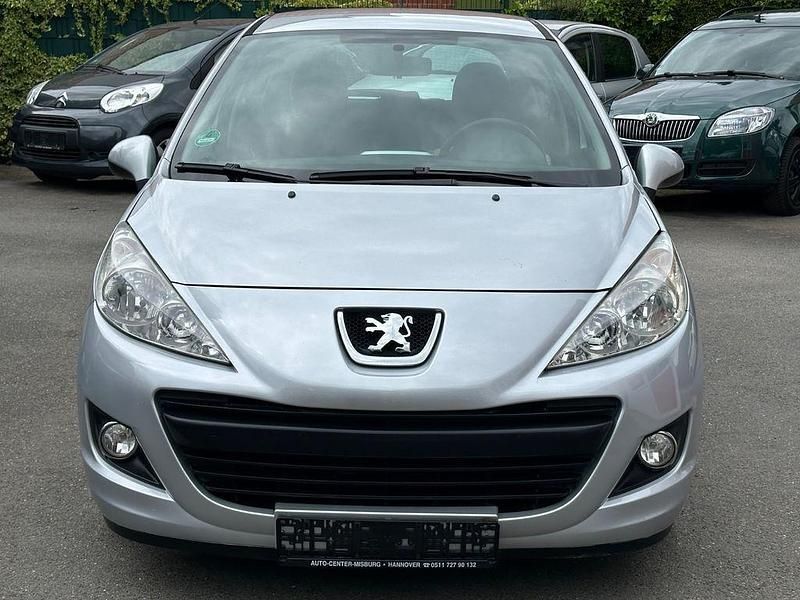 Grau Gebraucht 2011 Peugeot 207 Tendance Limousine | 2.998 € (Fairer Preis) - Bild 1/4