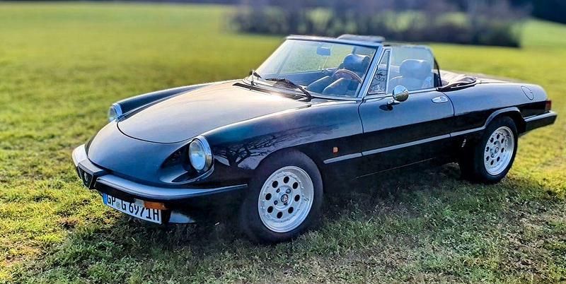 Schwarz Gebraucht 1985 Alfa Romeo Spider Cabrio | 17.900 € - Bild 1/4