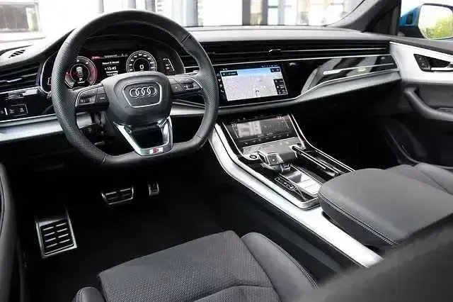 Używany Audi Q8 S-line plus 2024 Niebieski SUV