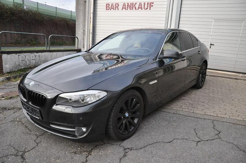 Gebraucht BMW 520 Performance 184 PS (135 kW) 2013 Grau Limousine