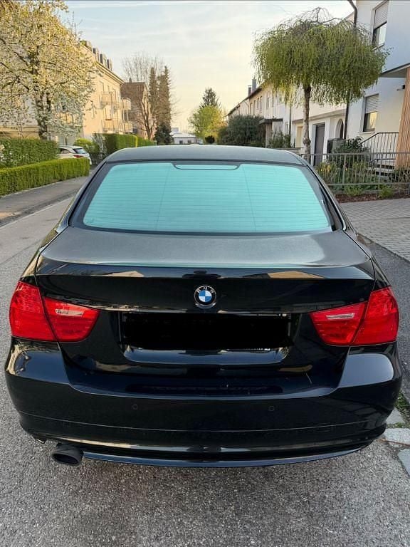 Second-hand BMW 320 170 CP (125 kW) 2009 Negru Berlinǎ