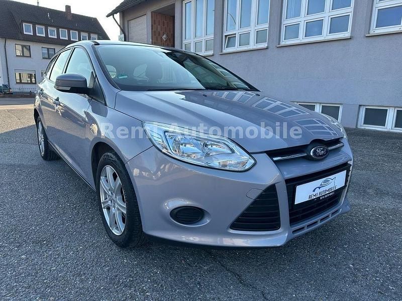 Gebraucht Ford Focus Trend 105 PS (77 kW) 2012 Grau Kombi