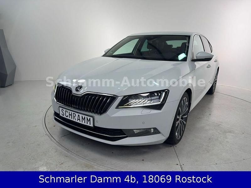 Gebraucht Skoda Superb LAURIN & KLEMENT 190 PS (139 kW) 2015 Weiß Limousine