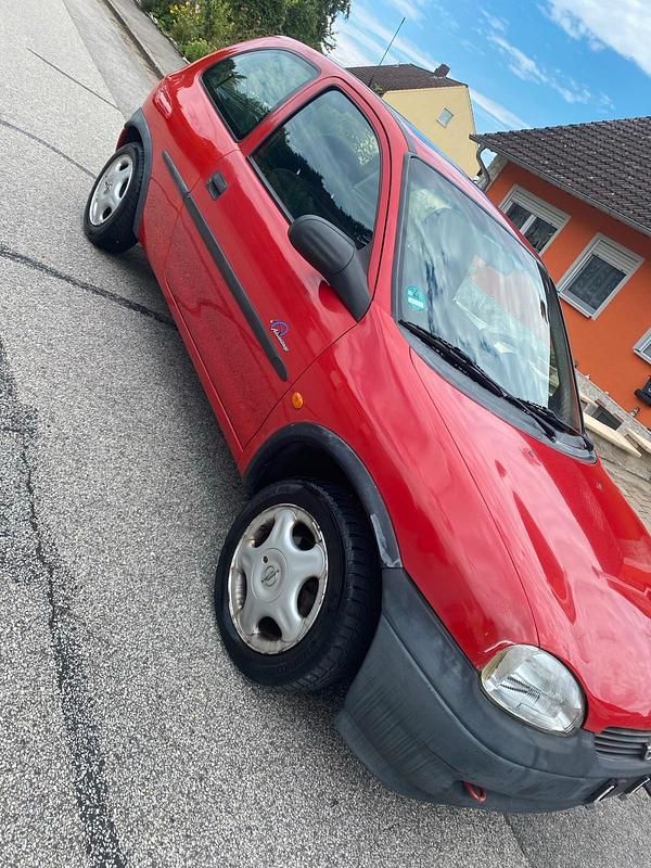Rot Gebraucht 1997 Opel Corsa Kleinwagen | 1.095 € - Bild 1/4