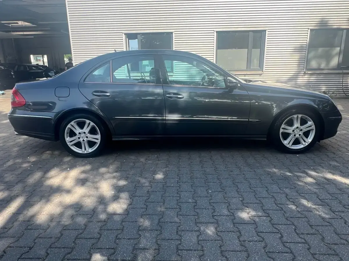 Gebraucht Mercedes E230 Avantgarde 204 PS (150 kW) 2007 Limousine