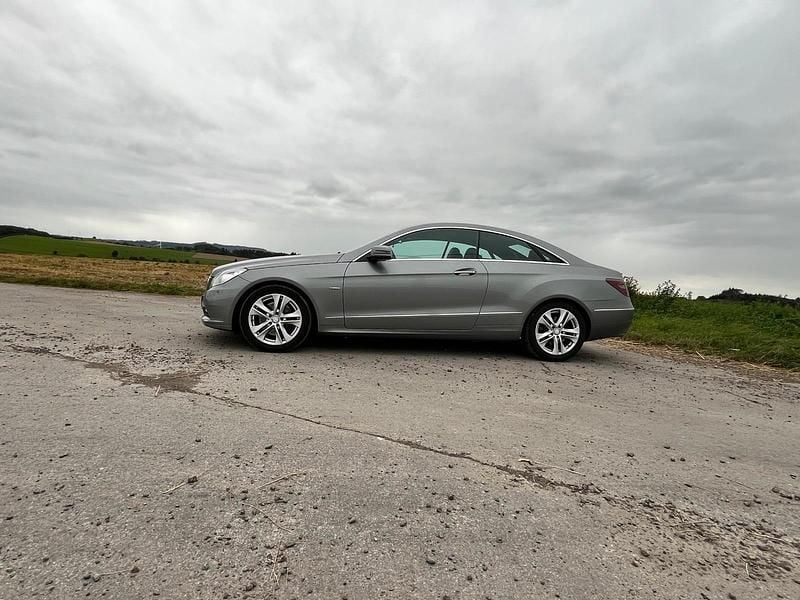 Gebraucht Mercedes E350 293 PS (215 kW) 2011 Grau Coupé
