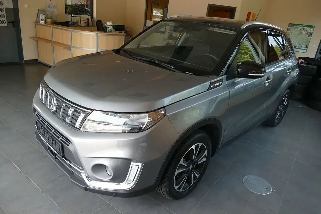 Gebraucht Suzuki Vitara Comfort 129 PS (94 kW) 2020 Grau SUV