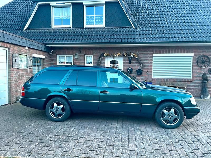 Gebraucht Mercedes E320 220 PS (161 kW) 1994 Grün Kombi
