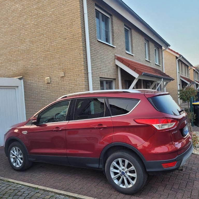 Gebraucht Ford Kuga SYNC Edition 150 PS (110 kW) 2016 Rot SUV