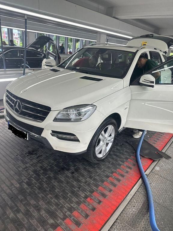 Gebraucht Mercedes ML250 204 PS (150 kW) 2012 Weiß SUV