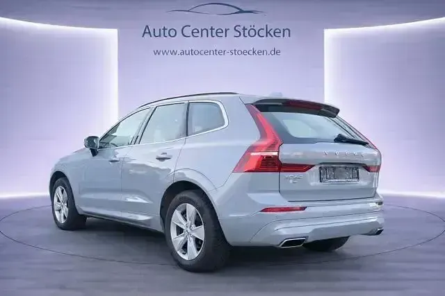 Używany Volvo XC60 Core 197 KM (144 kW) 2024 Szary SUV