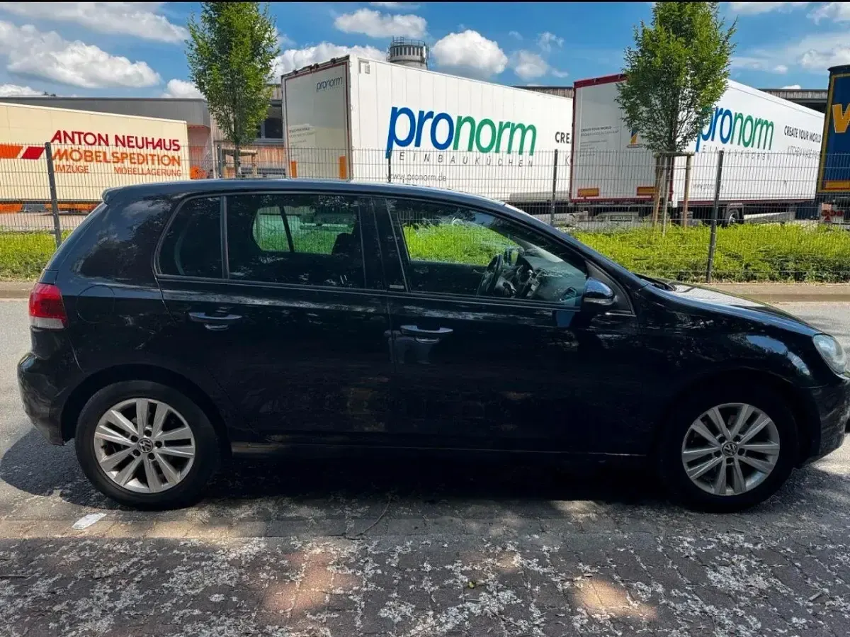 Gebraucht VW Golf VI 105 PS (77 kW) 2011 Schwarz Limousine