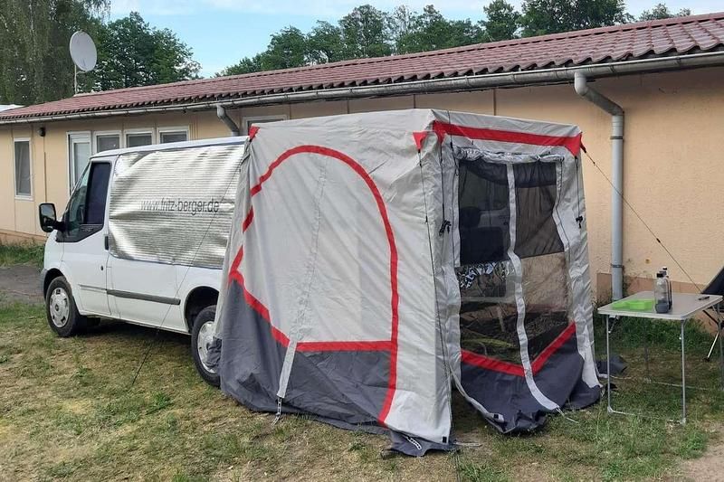 Weiß Gebraucht 2009 Ford Tourneo Van / Kleinbus | 4.200 € (Superpreis) - Bild 1/4