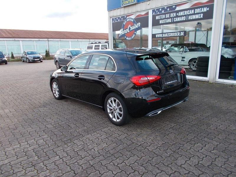 Gebraucht Mercedes A200 Progressive 163 PS (119 kW) 2018 Schwarz Limousine