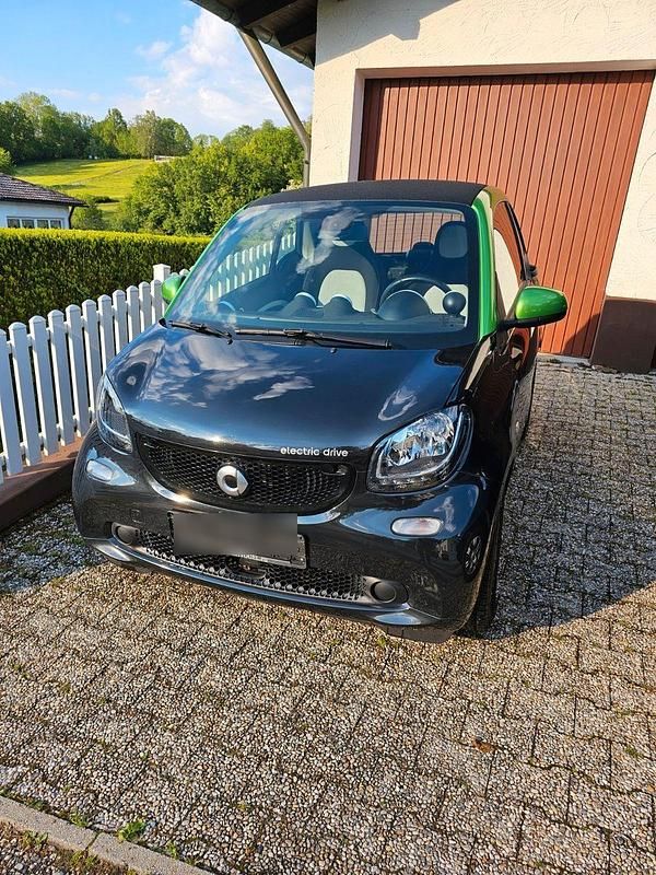 Schwarz Gebraucht 2017 Smart ForTwo Coupé Coupé | 6.000 € (Superpreis) - Bild 1/4