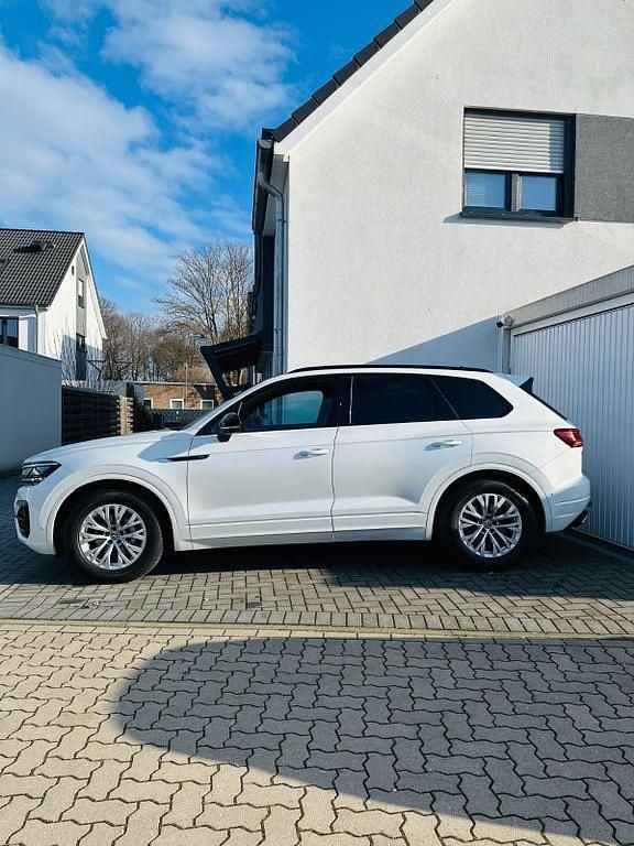 Gebraucht VW Touareg R-line 286 PS (210 kW) 2023 Weiß SUV