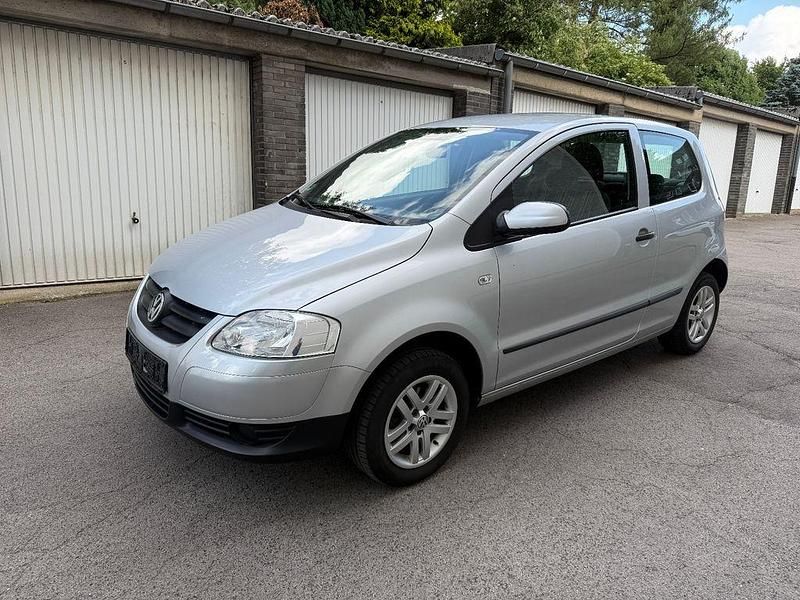 Silber Gebraucht 2006 VW Fox Kleinwagen | 2.750 € (Fairer Preis) - Bild 1/4
