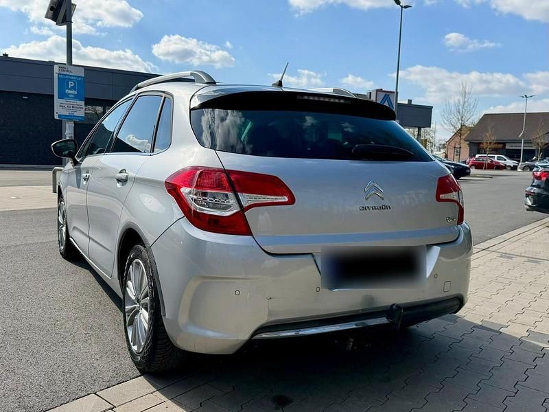 Gebraucht Citroën C4 120 PS (88 kW) 2011 Silber Limousine