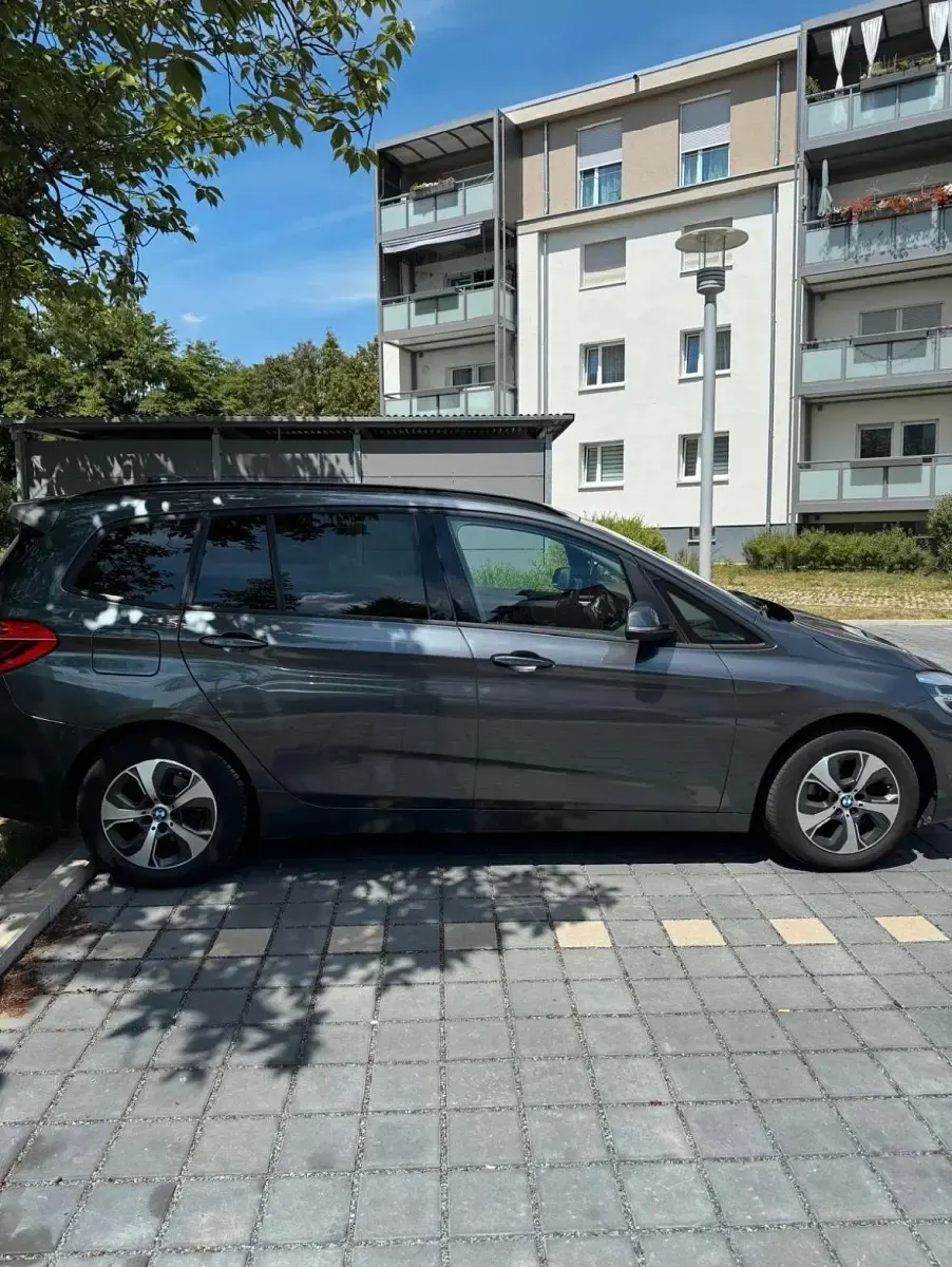 Gebraucht BMW 218 140 PS (102 kW) 2015 Grau Kombi
