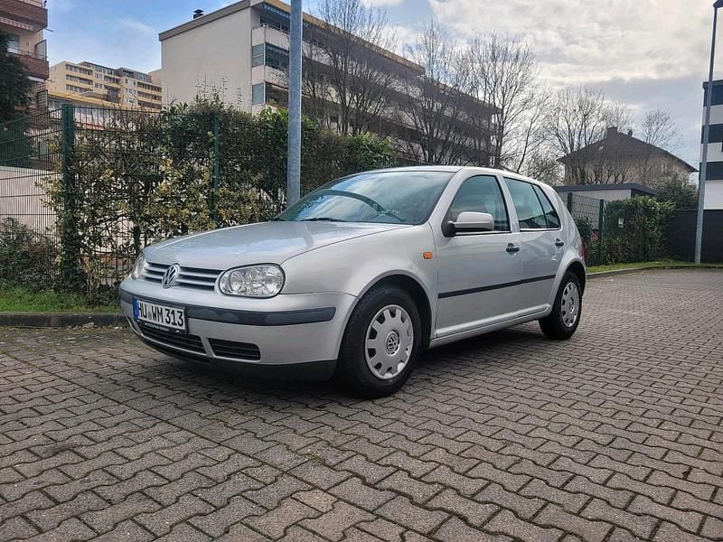 Silber Gebraucht 1998 VW Golf IV Limousine | 2.300 € (Etwas zu teuer) - Bild 1/4