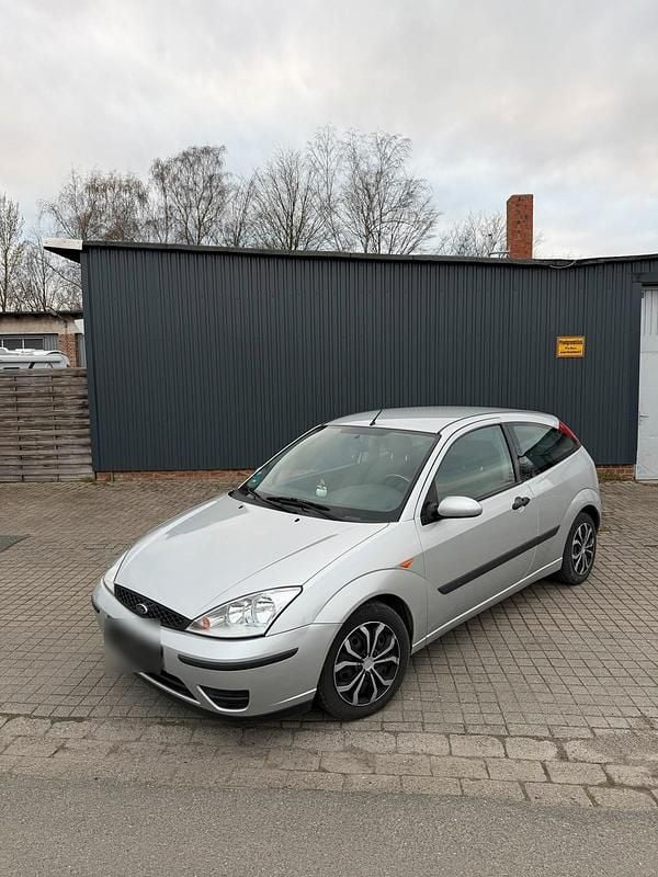 Second-hand Ford Focus 75 CP (55 kW) 2004 Gri Hatchback