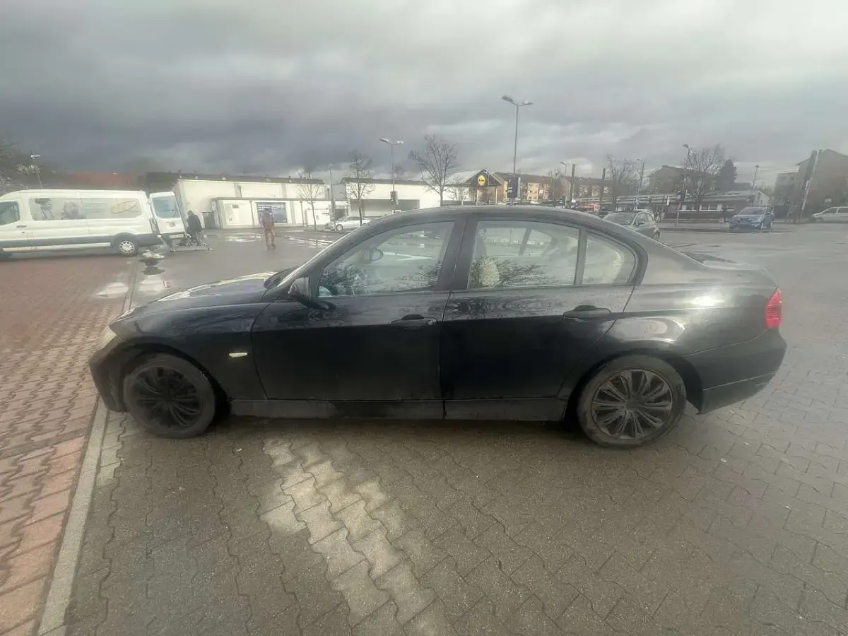 Gebraucht BMW 318 129 PS (94 kW) 2005 Limousine