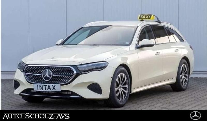 Hellelfenbein Gebraucht 2025 Mercedes E200 Kombi | 57.990 € (Etwas zu teuer) - Bild 1/4