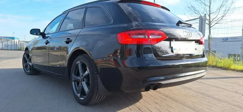 Gebraucht Audi A4 Ambiente 143 PS (105 kW) 2012 Schwarz Kombi