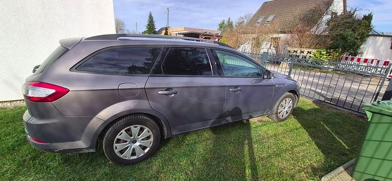 Gebraucht Ford Mondeo Trend 145 PS (106 kW) 2010 Braun Limousine