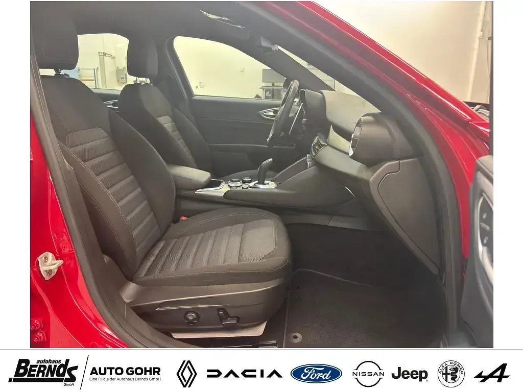 Gebraucht Alfa Romeo Giulia Sprint 280 PS (205 kW) 2024 Rot Limousine