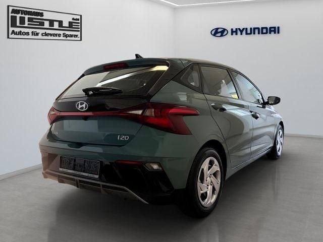 Gebraucht Hyundai i20 Select 101 PS (74 kW) 2025 Grün Kleinwagen
