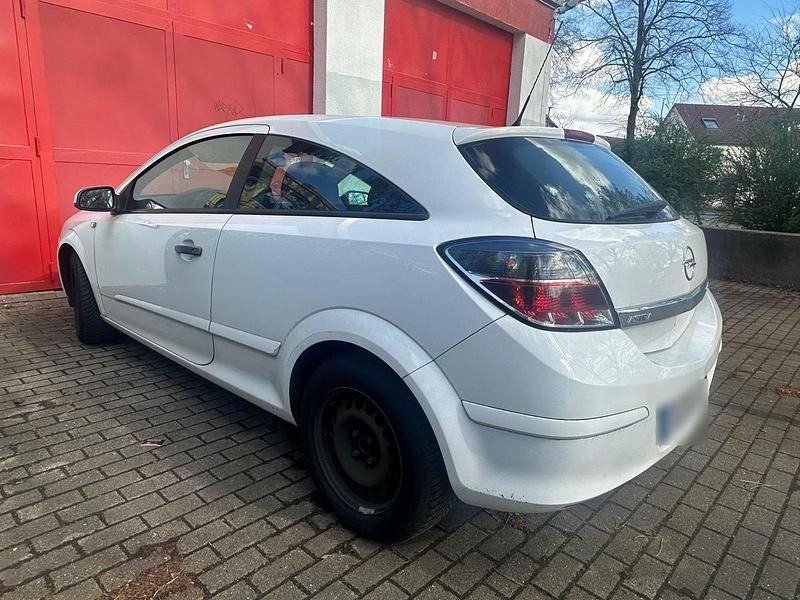 Gebraucht Opel Astra GTC 90 PS (66 kW) 2009 Weiß Kleinwagen