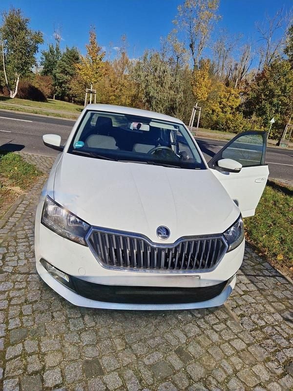 Gebraucht Skoda Fabia 2019 Weiß Limousine