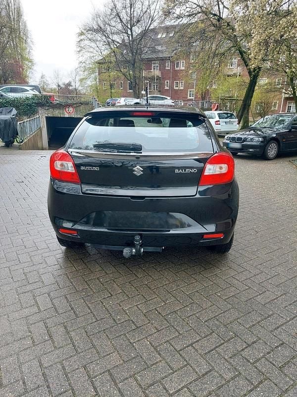 Second-hand Suzuki Baleno Basic 90 CP (66 kW) 2017 Negru Hatchback