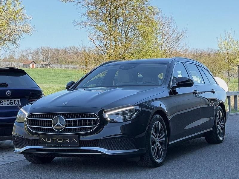Gebraucht Mercedes E220 Avantgarde 200 PS (147 kW) 2022 Schwarz Kombi
