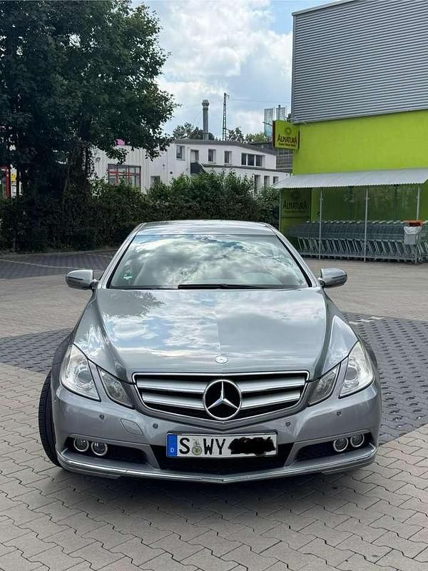 Gebraucht Mercedes E250 Elegance 204 PS (150 kW) 2009 Limousine
