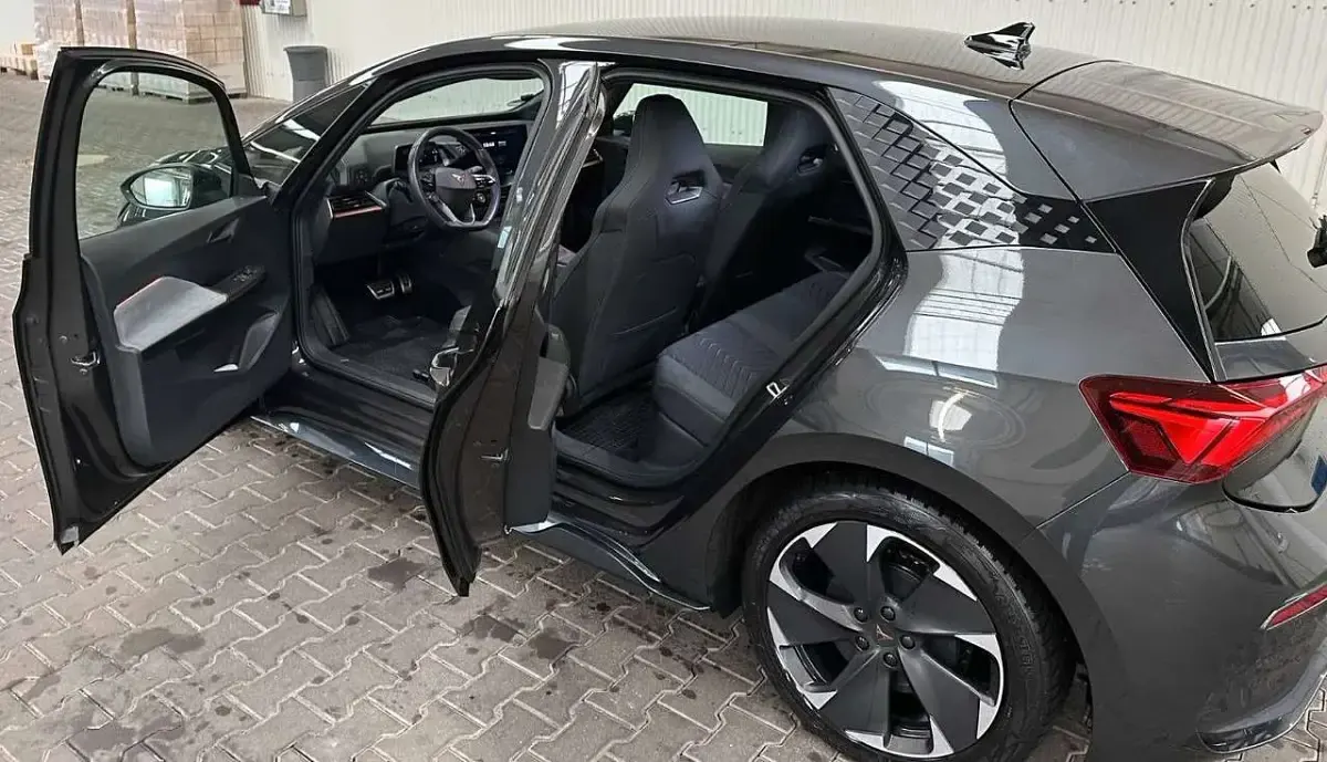 Gebraucht Cupra Born 150 kW (204 PS) 2022 Schwarz Kleinwagen
