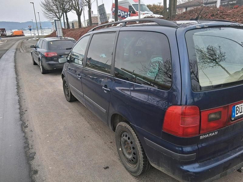 Gebraucht VW Sharan 115 PS (84 kW) 2002 Blau Van / Kleinbus