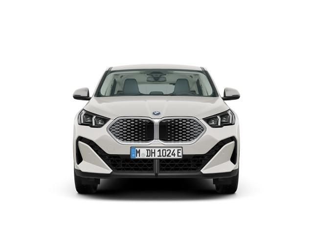 Neu BMW iX2 Sport Line 150 kW (204 PS) 2026 Grau SUV