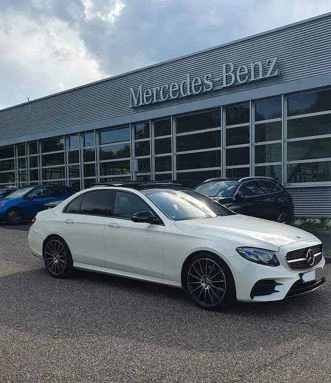 Gebraucht Mercedes E350 AMG line 258 PS (189 kW) 2016 Weiß Limousine