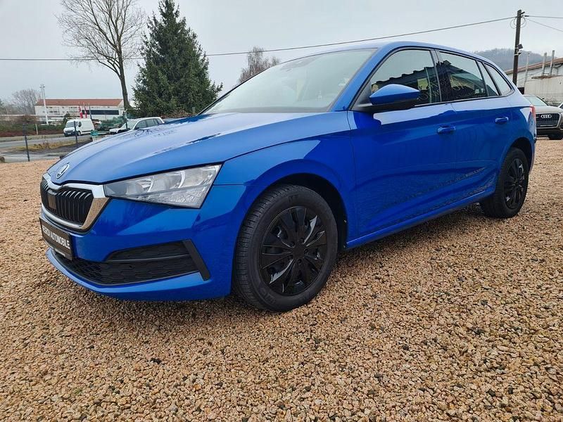 Gebraucht Skoda Scala Active 116 PS (85 kW) 2019 Modra energy/energy blue Kleinwagen