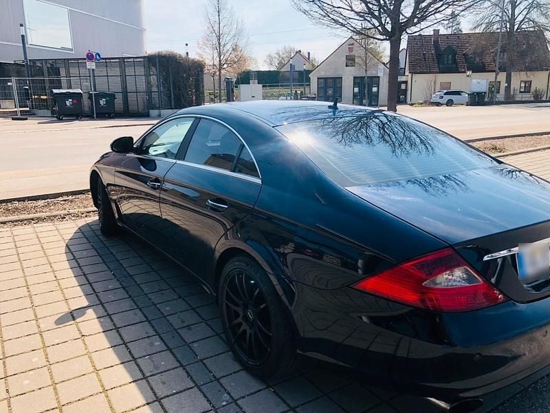 Gebraucht Mercedes CLS320 232 PS (170 kW) 2007 Violet Limousine
