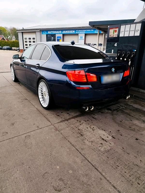 Blau Gebraucht 2011 BMW 535 Limousine | 10.800 € (Fairer Preis) - Bild 1/4