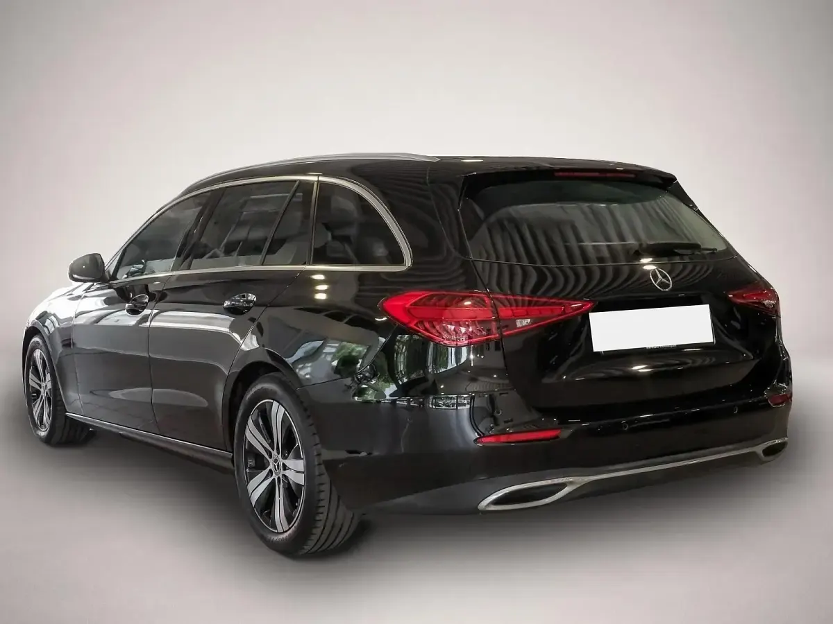 Gebraucht Mercedes C200 Avantgarde 186 PS (136 kW) 2023 Manufacturer
