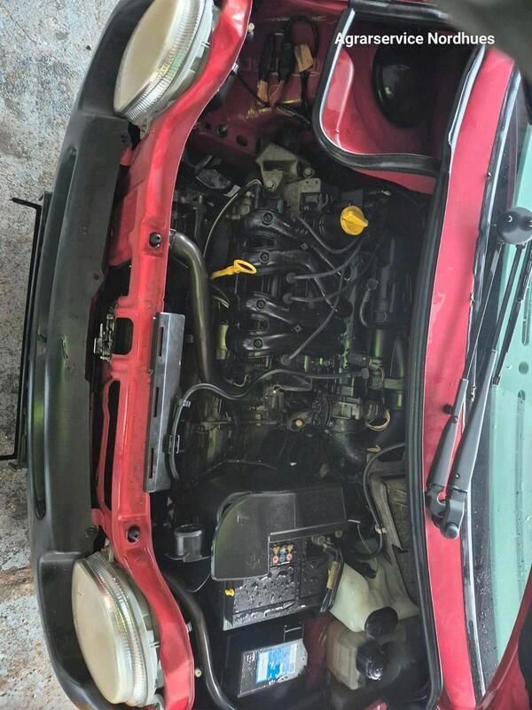 Rot Gebraucht 2003 Renault Twingo Kleinwagen | 400 € (Superpreis) - Bild 1/4